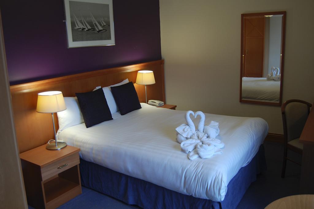 Leitrim Marina Hotel Carrick-on-Shannon Exterior foto