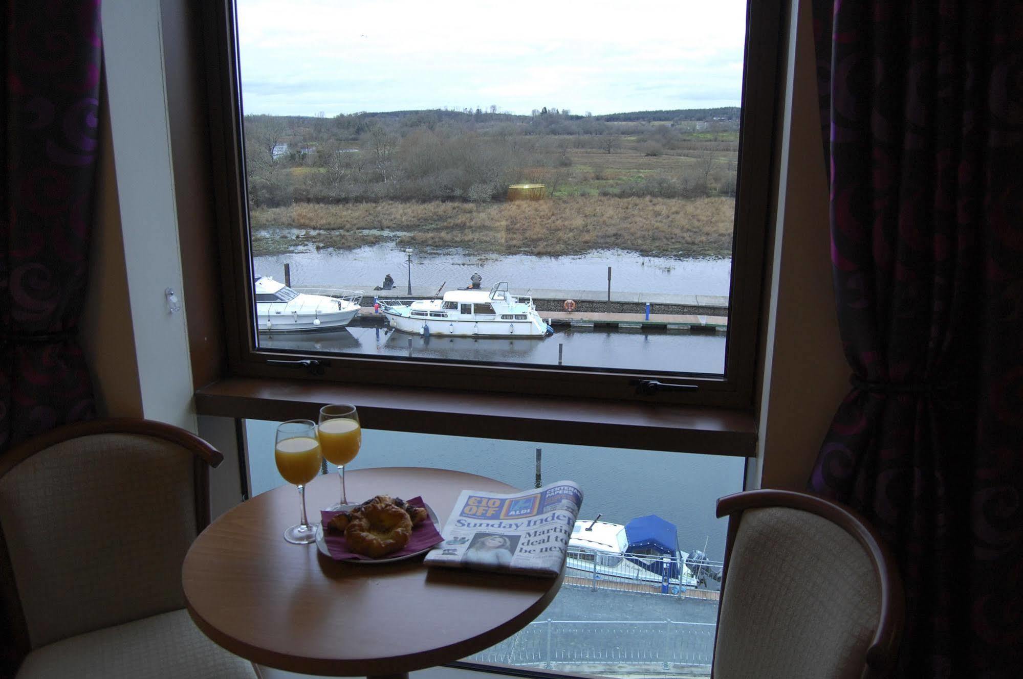 Leitrim Marina Hotel Carrick-on-Shannon Exterior foto