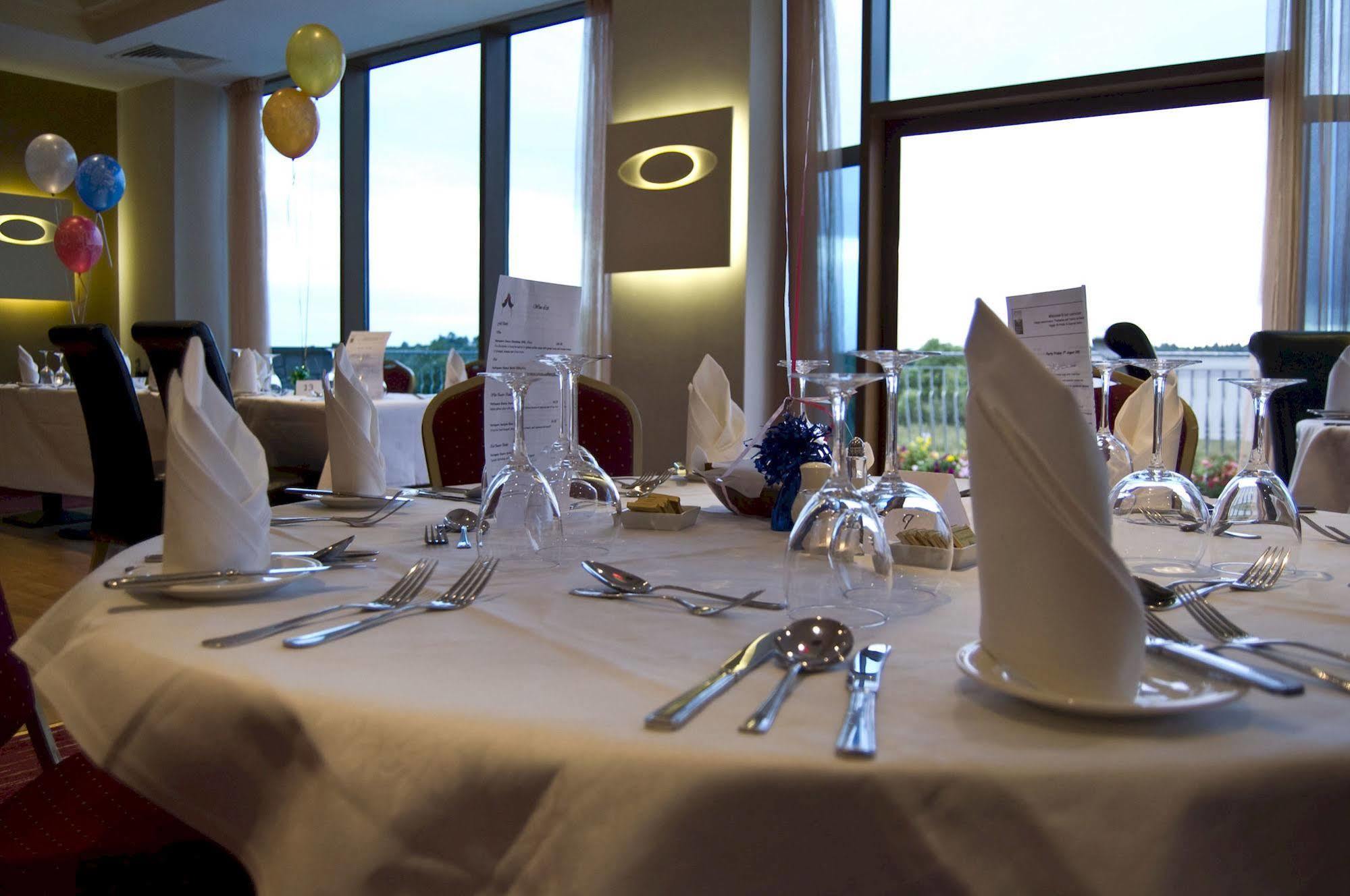 Leitrim Marina Hotel Carrick-on-Shannon Exterior foto